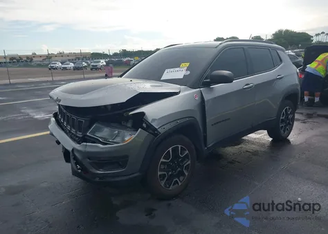 2019 Jeep Compass Trailhawk 4X4 из США, поврежденный, VIN 3C4NJDDBXKT799944